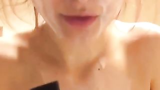 Ti piacerebbe fossi lì A SUCCHIARTELO...eh!?