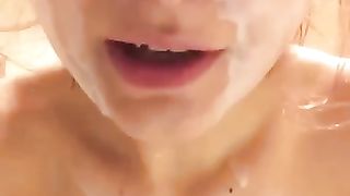 Ti piacerebbe fossi lì A SUCCHIARTELO...eh!?