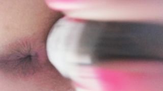 18enne si masturba con una bottiglia in terrazzo