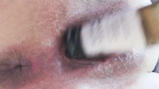 18enne si masturba con una bottiglia in terrazzo