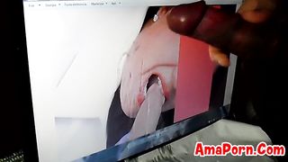 un cazzo eiacula sul mio profilo