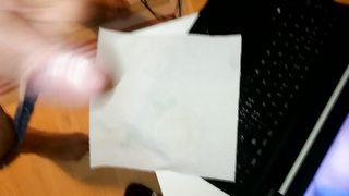 Guardando un video al pc di unaleiche gode