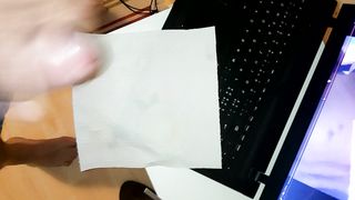 Guardando un video al pc di unaleiche gode