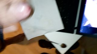 Guardando un video al pc di unaleiche gode