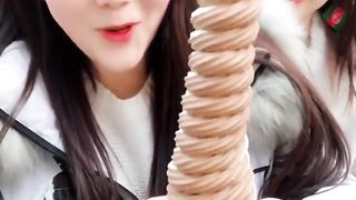 Giapponesine golosone e porche...