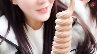 Giapponesine golosone e porche...