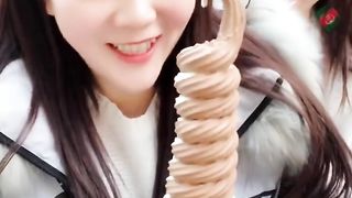 Giapponesine golosone e porche...