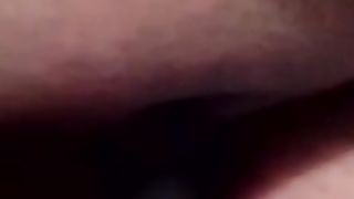 Cicciona si masturba la figa