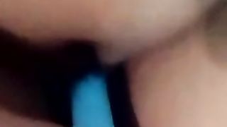 Cicciona si masturba la figa