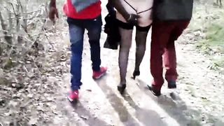 Moglie palpeggiata da guardoni