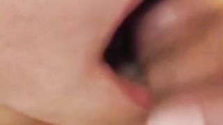 20enne sborrata in bocca