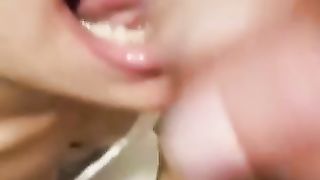 20enne sborrata in bocca