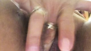 Mi masturbo nel bagno 2