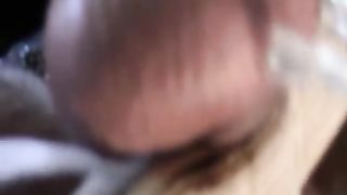 appesa per le palle che vengono infilate da tre aghi...   BDSM estremo