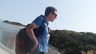 Fede culona esposta al mare