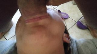 Succhia il mio cazzo distesa sul pavimento