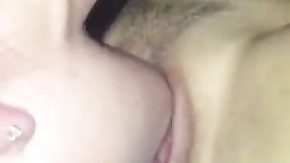 Golosa leccata di figa dalla sua amica