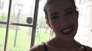 Bellissima orientale sborrata in bocca