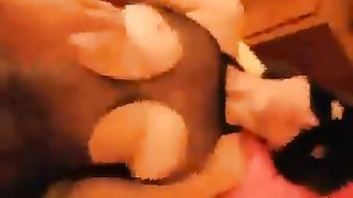 La troia beve la sborra dal cucchiaio