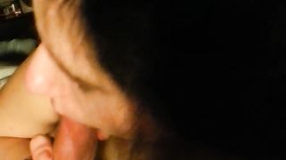 Ragazza pompinara Lucy Lu