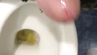 Svuoto il serbatoio nel water