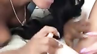 La pornostar sarda Martina Smeraldi si masturba