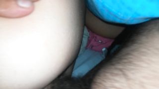 Sborra sul culo di mia moglie