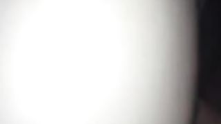 Con la sborra dentro scorre meglio l' uccello...