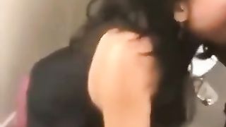 Pompino da commessa asiatica