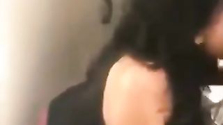 Pompino da commessa asiatica