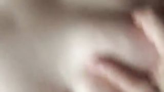 La mia amica dai capelli rossi mi cavalca il cazzo