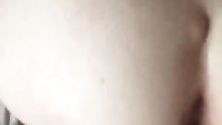 La mia amica dai capelli rossi mi cavalca il cazzo