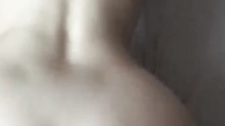 La mia amica dai capelli rossi mi cavalca il cazzo