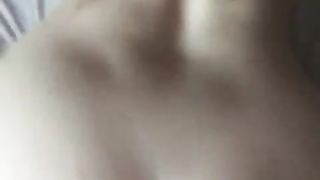 La mia amica dai capelli rossi mi cavalca il cazzo