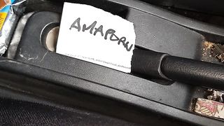 Moglie esibizionista alla guida dell'auto