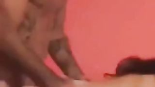 Pecorina con una troia da night club