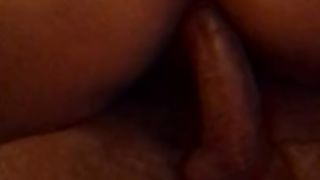 Bruna cavalca nuda un bel pisellone