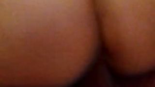 Bruna cavalca nuda un bel pisellone