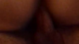 Bruna cavalca nuda un bel pisellone