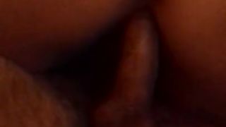 Bruna cavalca nuda un bel pisellone