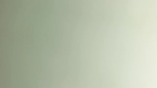 Alla zoccola piace farsi toccare la fregna