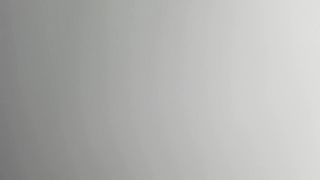 Alla zoccola piace farsi toccare la fregna