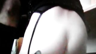 Pompino e sborrata in culo per la trav...