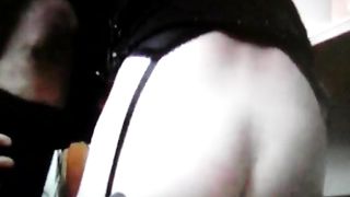 Pompino e sborrata in culo per la trav...