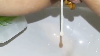 Sborra, e non solo, che esce dalla figa