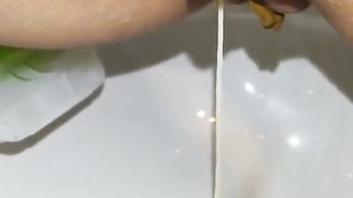 Sborra, e non solo, che esce dalla figa