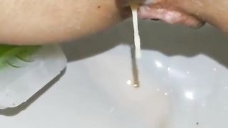 Sborra, e non solo, che esce dalla figa