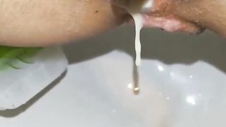 Sborra, e non solo, che esce dalla figa