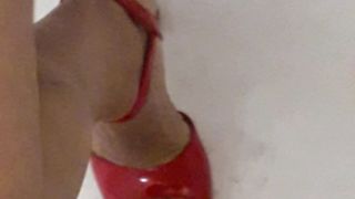 Pisciata addosso da genero vacca puttana matura Salernorno di 64 anni