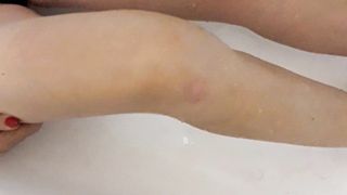 Pisciata addosso da genero vacca puttana matura Salernorno di 64 anni